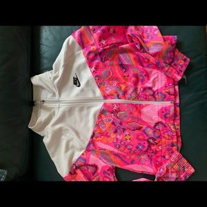 Womens Nike jacket L Never been worn,NWT. Paid $75